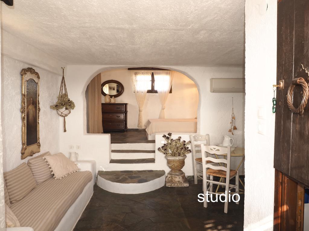 Anastasia'S Windmill And Anastasia'S Studio Plaka  Esterno foto